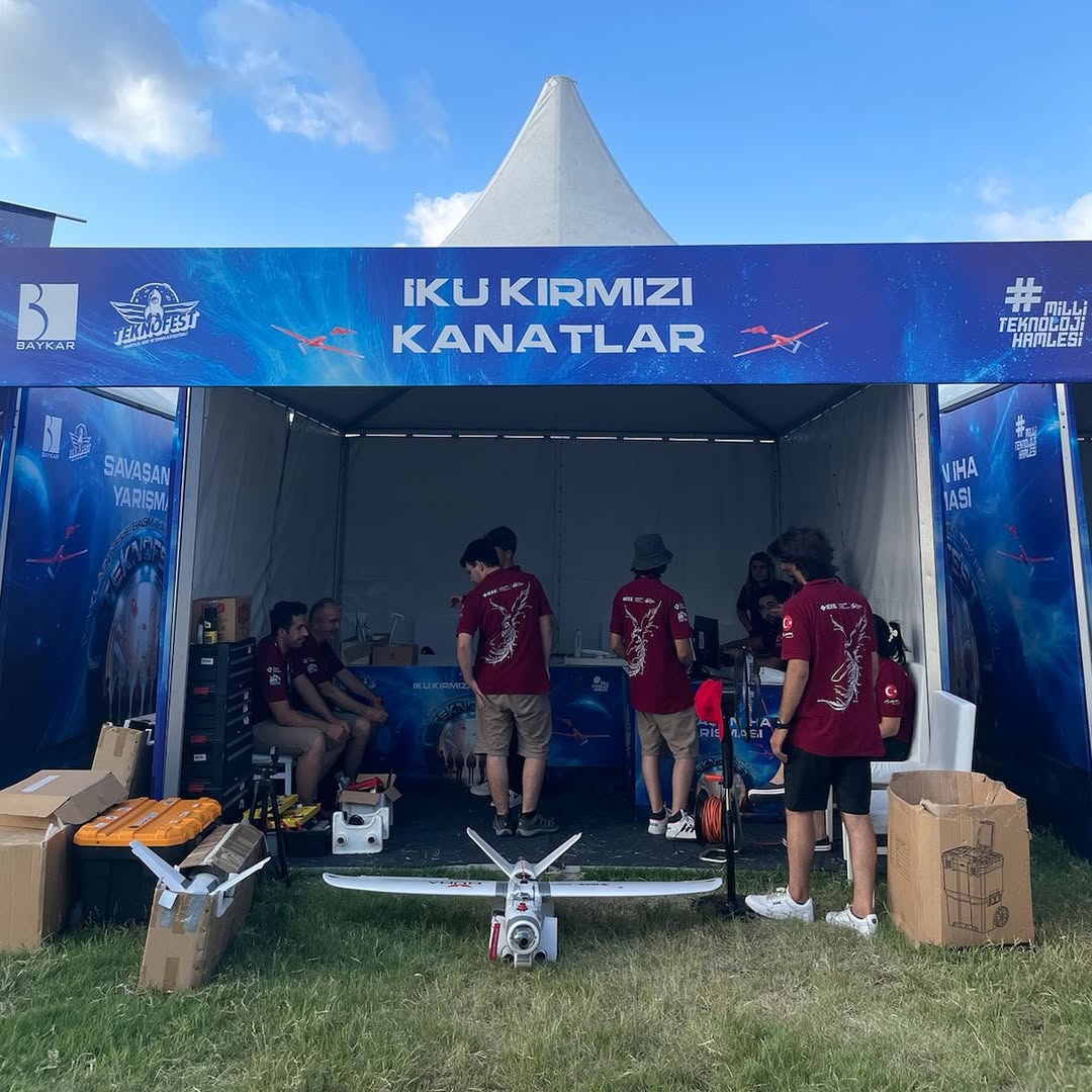 İKÜ Kırmızı Kanatlar